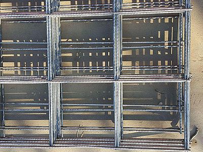 地采暖會使用到一種鋼筋網片進行加固