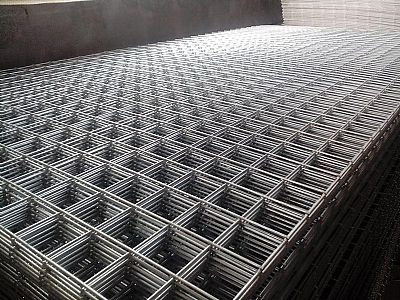 鋼筋網比較柔軟加固的結構表面承受壓力大