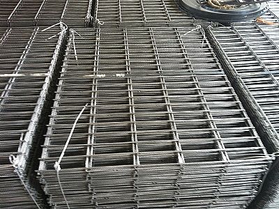 鋼筋網(wǎng)片按原材料可分為:冷軋片、冷拔光、熱軋