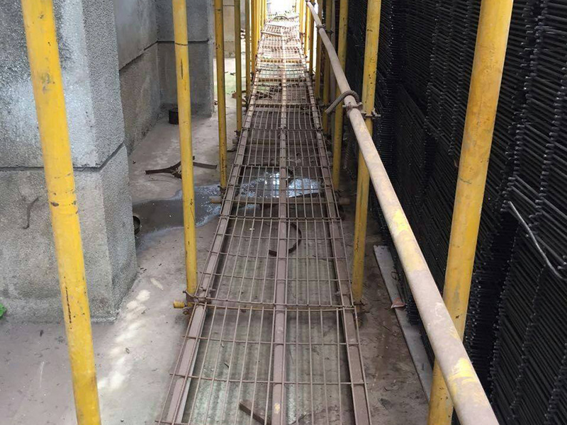 腳踏鋼笆網 腳踏鋼笆網